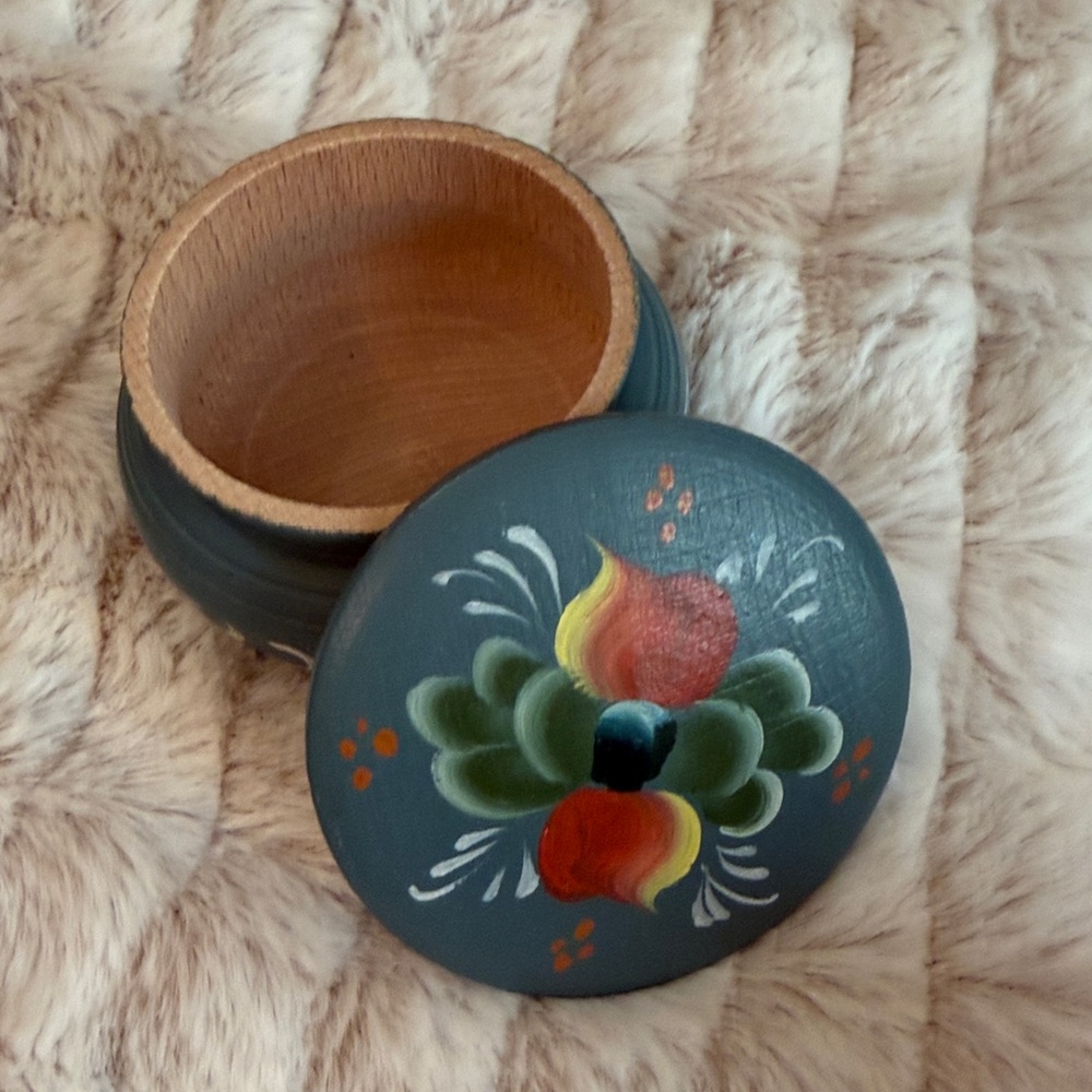 Vintage Hand Painted Blue Norwegian Rosemaling Kitchen Accent Set - Picture 3 of 5